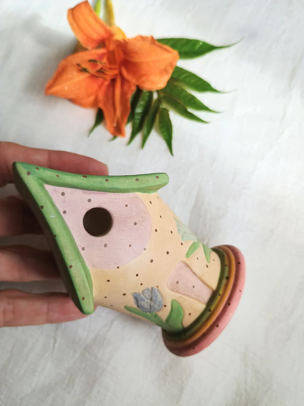 🌷 COTTAGE CORE 🌷 VTG Whimsical, Hand-Painted, Miniature, Ceramic Birdhouse